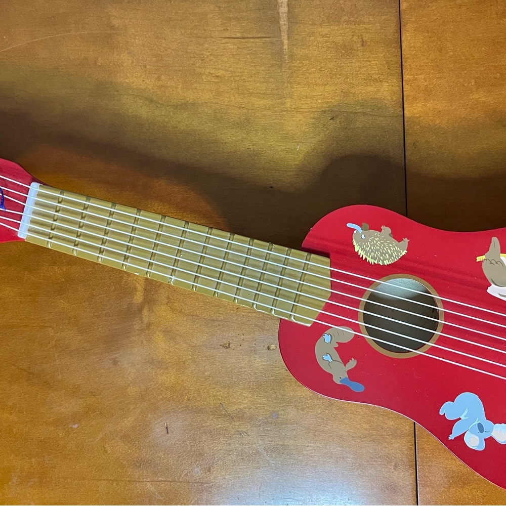 EUC Discoveroo 6-nylon-string Guitar
